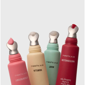 KISS NEW YORK Peptide Pout Lip Treatment – Hydrating Gloss with Cooling Metal Tip